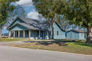 1002 N Banks St, Caldwell, TX 77836 - Photo 1