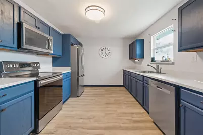 1910 Duncan Drive, Oyster Creek, TX 77541 - Photo 8