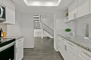 2324 Shadowdale Dr, Houston, TX 77043 - Photo 10