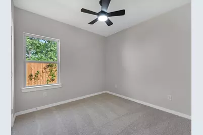 5201 Kenilwood Dr #A, Houston, TX 77033 - Photo 18