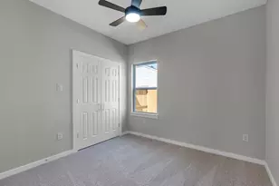 5201 Kenilwood Dr, Houston, TX 77033 - Photo 20