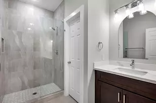 5201 Kenilwood Dr, Houston, TX 77033 - Photo 16