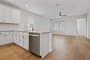 1027 Rosewood Trl, Beasley, TX 77417 - Photo 10