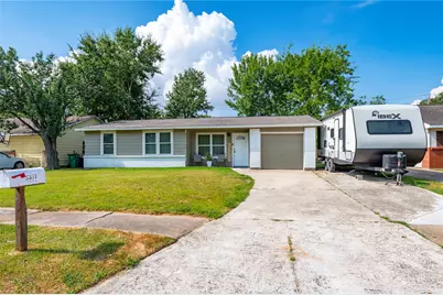 5311 Louise Street, Baytown, TX 77521 - Photo 2