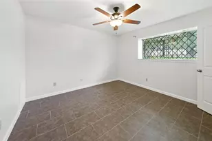 7323 Carew St, Houston, TX 77074 - Photo 14