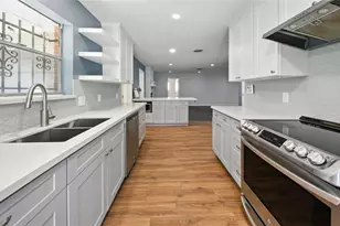 7323 Carew St, Houston, TX 77074 - Photo 8