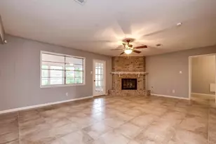 810 Borden St, Sugar Land, TX 77478 - Photo 6