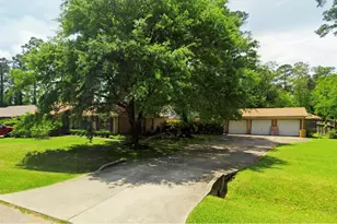 10211 Kerr Ln, Conroe, TX 77385 - Photo 2