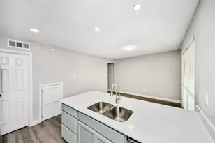 781 Country Pl Dr, Houston, TX 77079 - Photo 10