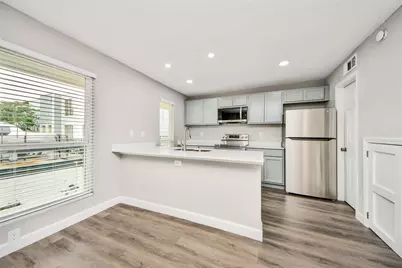 781 Country Place Drive #2021, Houston, TX 77079 - Photo 8