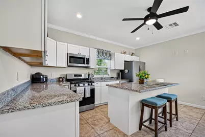2734 Avenue D, Dickinson, TX 77539 - Photo 10