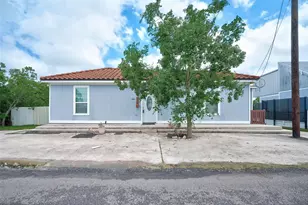 2734 Avenue D, Dickinson, TX 77539 - Photo 2