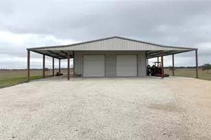 323 Prairie Switch Rd, El Campo, TX 77437 - Photo 2