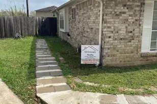 8511 1/2 Opalwood Ct, Humble, TX 77338 - Photo 2