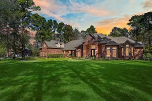 11302 Lake Forest Dr, Conroe, TX 77384 - Photo 2