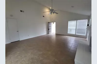 13839 Walnut Hollow Lane, Houston, TX 77082 - Photo 4
