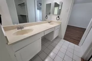 13839 Walnut Hollow Ln, Houston, TX 77082 - Photo 22