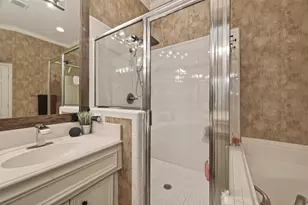 1317 Oneil St, Houston, TX 77019 - Photo 36