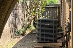 12418 S Garden St, Houston, TX 77071 - Photo 2