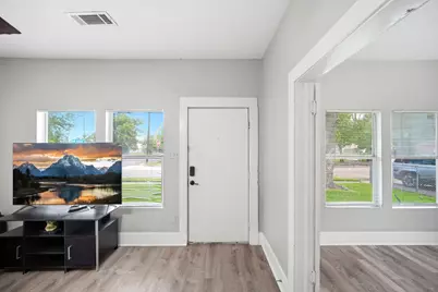 204 W Murrill Street, Baytown, TX 77520 - Photo 8