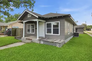 204 W Murrill St, Baytown, TX 77520 - Photo 24