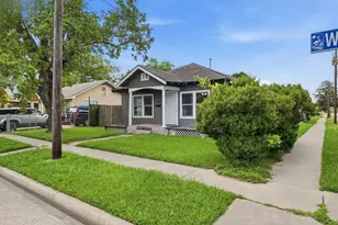 204 W Murrill St, Baytown, TX 77520 - Photo 6