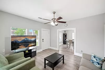 204 W Murrill Street, Baytown, TX 77520 - Photo 10