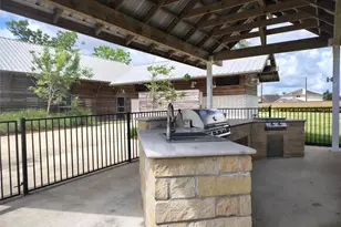 122 Water Grass Trl, Clute, TX 77531 - Photo 32