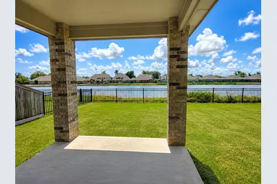 122 Water Grass Trail, Clute, TX 77531 - Photo 2