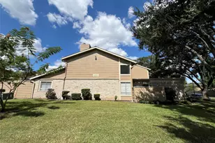 2372 Woodland Park Dr, Houston, TX 77077 - Photo 6