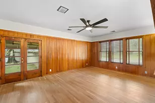 918 S Madison St, La Grange, TX 78945 - Photo 14