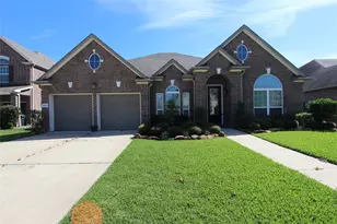 2209 Rocky Shores Ln, Pearland, TX 77089 - Photo 2