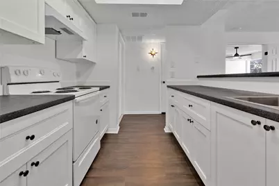 2830 S Bartell Drive #23, Houston, TX 77054 - Photo 4