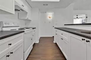 2830 S Bartell Dr, Houston, TX 77054 - Photo 4