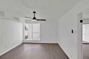 2830 S Bartell Dr, Houston, TX 77054 - Photo 8