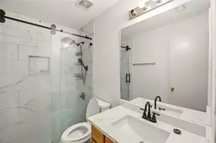 422 Laurel Pine Dr, Houston, TX 77339 - Photo 8