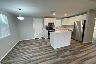 1300 N Live Oak St, Rockport, TX 78382 - Photo 4