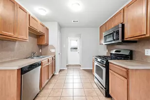 2831 Maybrook Hollow Ln, Houston, TX 77047 - Photo 10