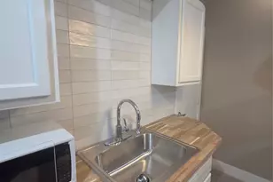 6526 Country Club Dr, Houston, TX 77023 - Photo 6