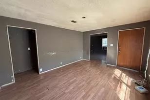 221 W Jordan St, Alvin, TX 77511 - Photo 10