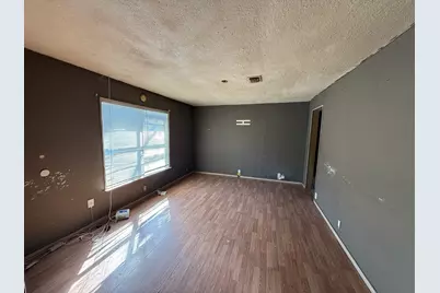 221 W Jordan Street, Alvin, TX 77511 - Photo 8