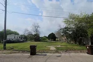 327 E B Ave, Kingsville, TX 78363 - Photo 4