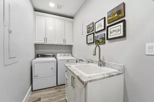 438 Amanda Cir, Tiki Island, TX 77554 - Photo 24