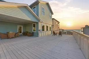 438 Amanda Cir, Tiki Island, TX 77554 - Photo 4