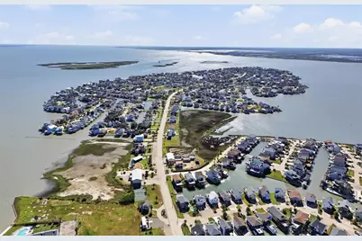 438 Amanda Circle, Tiki Island, TX 77554 - Photo 48