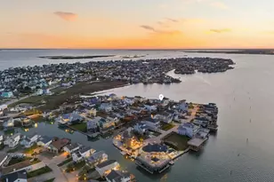 438 Amanda Cir, Tiki Island, TX 77554 - Photo 44