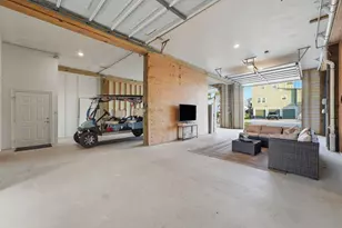 438 Amanda Cir, Tiki Island, TX 77554 - Photo 28