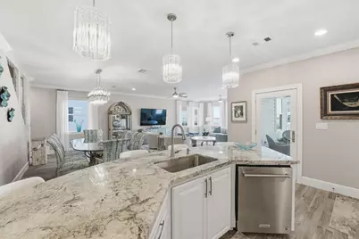 438 Amanda Circle, Tiki Island, TX 77554 - Photo 10