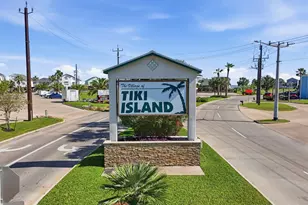 438 Amanda Cir, Tiki Island, TX 77554 - Photo 48
