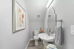 438 Amanda Cir, Tiki Island, TX 77554 - Photo 14